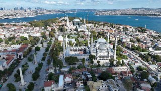 Ayasofya'nın Kubbesi gri brandalarla kapatıldı