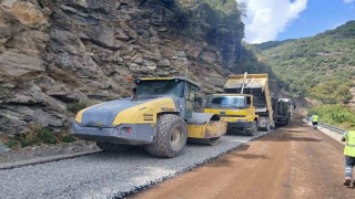 Aydın'ın 17 ilçesinde yollar için eş zamanlı çalışma