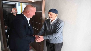 Başkan Karabatı'dan Dünya Yaşlılar Günü'nde anlamlı ziyaret