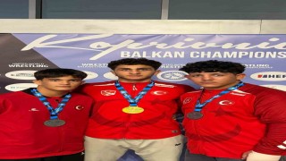 Büyükşehir Belediyesporlu güreşçilerden 3 madalya