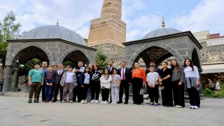 Cizre'de kültür buluşması: İstanbullu öğrenciler Dengbêj Evi'ne hayran kaldı