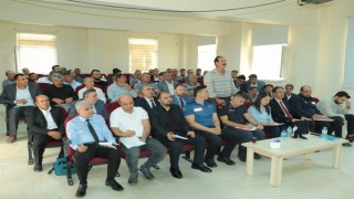 Çüngüş'te muhtarlar toplantısı düzenlendi