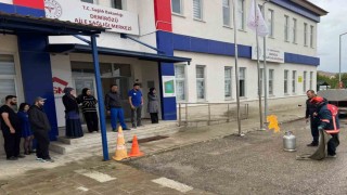 Demirözü'nde sağlık personeline yangın eğitimi verildi