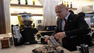Dünya Kahve Günü'nde vatandaşlara kahve ikram edildi
