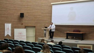 Düzce Atatürk Devlet Hastanesi'nde yeni hekimlere acil tıp eğitimi