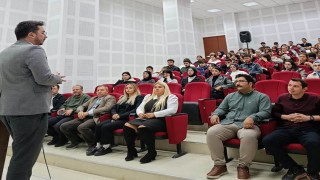 Emet MYO'da yeni öğrencilere üniversite hayatına uyum eğitimi