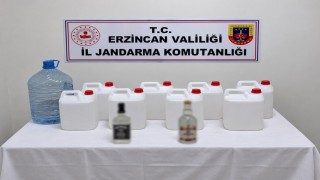 Erzincan'da kaçak içki operasyonunda 40 litre etil alkol ele geçirildi