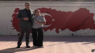 Eskişehir Orgeneral Halil Sözer Ortaokulu, yeni sezona Türkiye birinciliği ile başladı