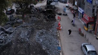 Eyüpsultan Bulvarı'nda altyapı çalışmaları sırasında kısmi göçük