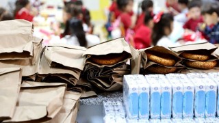 Gaziantep’te Anaokulu Öğrencilerine Simit ve Süt Desteği