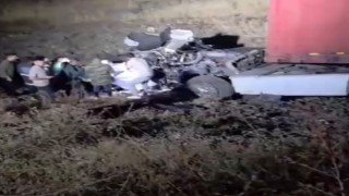Gaziantep'te tır şarampole uçtu: Sürücü yaralandı