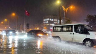 Hakkari'de yağmur yağışı