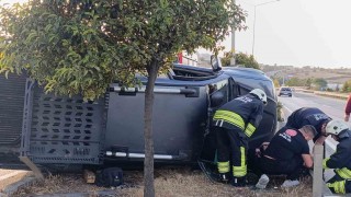 İçinde çocuk bulunan otomobili kaçırdı, yayaya ve 2 araca çarpıp kaçtı yakalandı