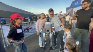 İnsansı robot, TEKNOFEST'in ilgi odağı oldu