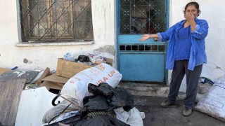 İzmir Konak'ta çöp ev kabusu: Mahalleli kötü koku ve haşerelerden isyan etti