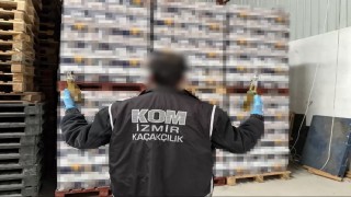 İzmir'de yılın en büyük kaçak içki operasyonu: 3 milyon 800 bin liralık kaçak içki ele geçirildi