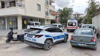 Kardeşler arasındaki tartışma bıçaklı kavgaya dönüştü: 1 yaralı