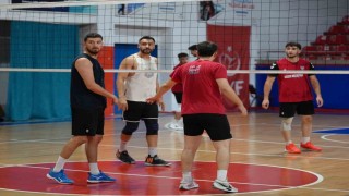 Konuralp Beyleri parkeye çıkıyor