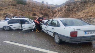 Malatya'da iki otomobil çarpıştı: 6 yaralı