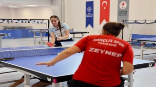 Niğde'de Amatör Spor Haftası'nda masa tenisi heyecanı
