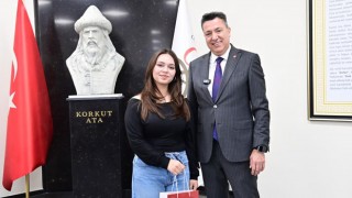 OKÜ Bölümlerine Birincilikle Yerleşen Öğrencilere Hediye
