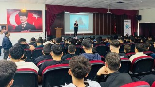 Osmaniye Emniyeti’nden Öğrenci ve Velilere Bilinçlendirme Eğitimi