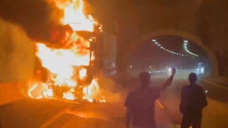 Osmaniye-Gaziantep Otoyolunda Kamyon Yangını