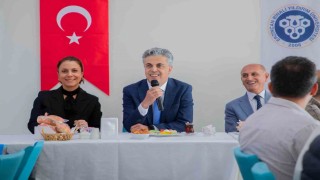 Rektör Kuyrukluyıldız, üniversite personeliyle kahvaltıda buluştu