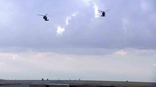 Şanlıurfa'da helikopterlerden gökyüzünde Harmandalı ve Zeybek şovu
