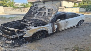 Şanlıurfa’da Park Halindeki Otomobile Ateş Açıp Kundakladılar