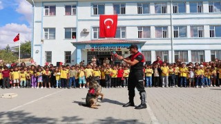 Siirt'te 600 öğrenciye trafik ve siber güvenlik eğitimi verildi
