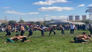 Sincan Güreş Festivali'nde 26'sı baş olmak üzere 500 pehlivan er meydanın da buluştu