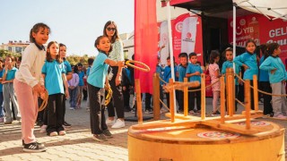 Sumbas’ta Geleneksel Çocuk Oyunları Gelecek Nesillerle Buluştu