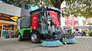 Tavas Belediyesinin araç filosu yeni temizlik aracıyla güçlendi