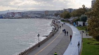 Tekirdağ'da şiddetli poyraz etkili oluyor