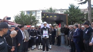 Tekne kazasında ölen polis memuru Numan Şen, son yolculuğuna uğurlandı