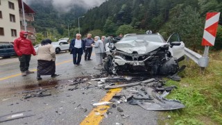 Trabzon'da hatalı sollama kazaya neden oldu: 5 yaralı