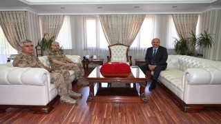 Tümgeneral Şakir Uslu, Batman Valisi Ekrem Canalp ile bir araya geldi