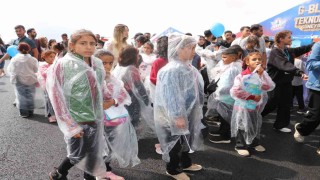 Vatandaşlar yağmura rağmen TEKNOFEST Güneydoğu'ya akın ediyor