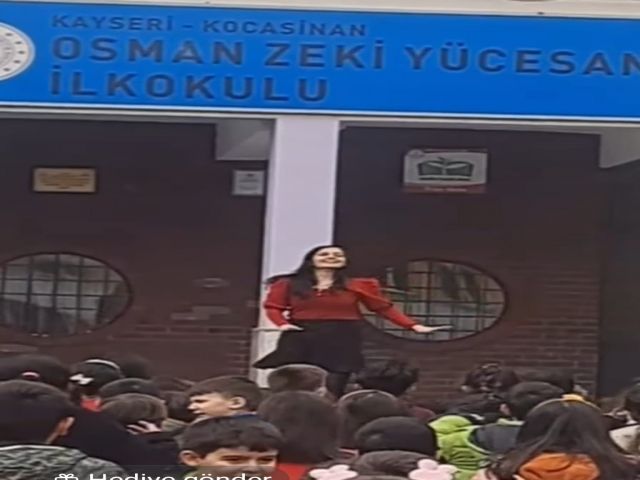 Şule öğretmenin çocukları dansla okula alması ile gündem oldu