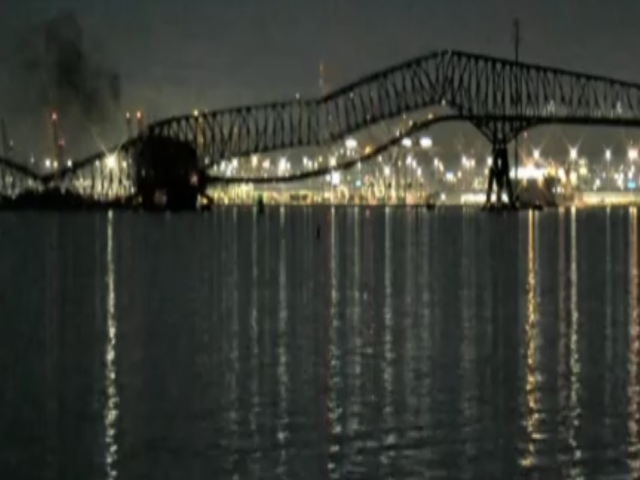 ABD’de kargo gemisi köprü yıktı